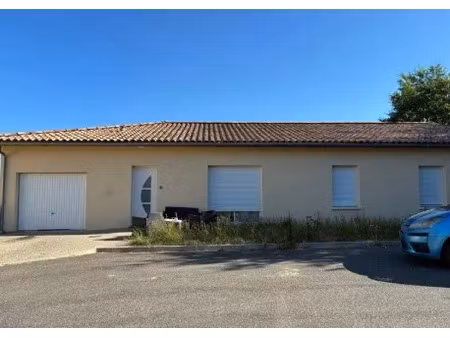 location maison 5 pièces à lamothe-landerron (33190)  680 €