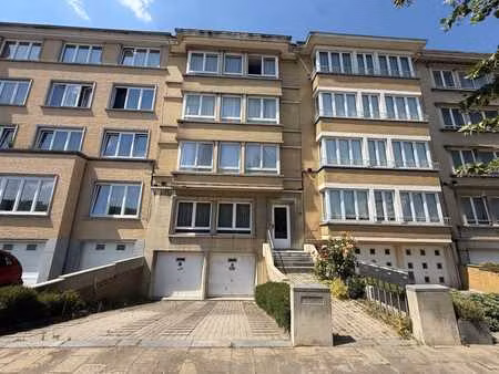 tomberg. rez 1ch/jardin/garage