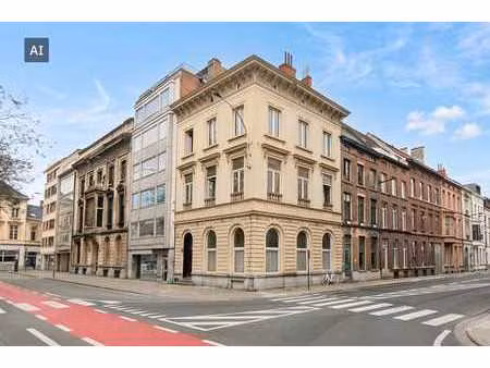 propriété commerciale (environ 120 m²) dans un emplacement p