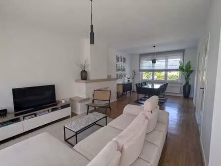maison familiale soignée avec jardin près de malines