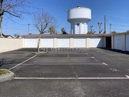 parking de 11 m² à merignac
