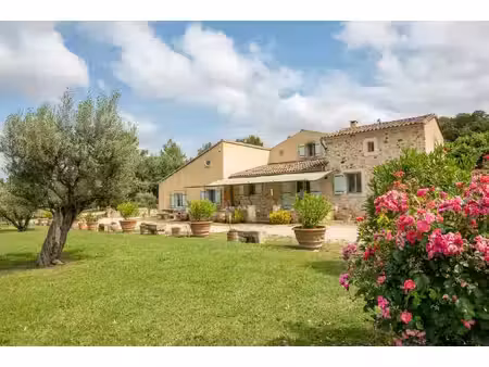 mas provençal 250 m²  gîte  4 48 ha  vue luberon — bonnieux (84)