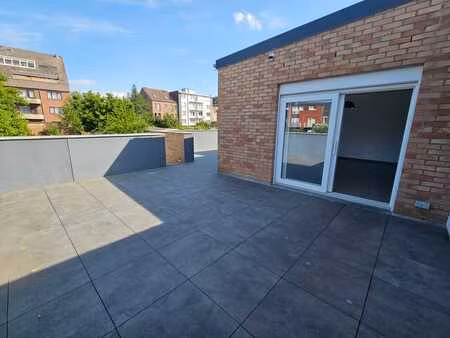 centre - proximité place - appartement 153m² - terrasse 45m²