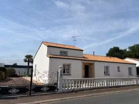 vente maison à aizenay (85190) : à vendre / 148m² aizenay