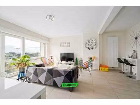 appartement rénové avec 2 chambres situé à un emplacement d…