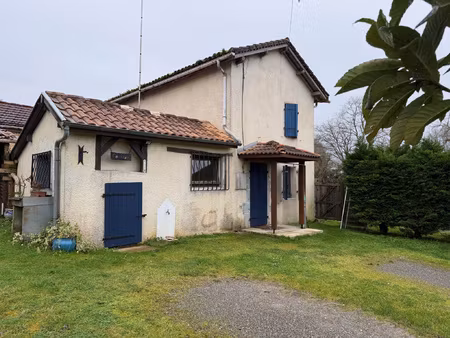 pey  charmante maison t3 à rénover