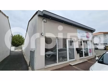 location commerce saint medard en jalles 33160 40m²
