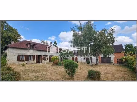 maison ancienne avec dépendances et son parc arboré