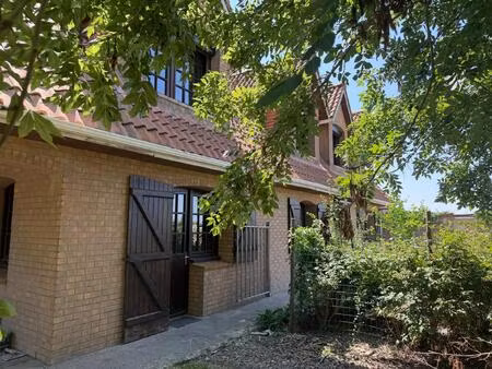 maison familiale avec jardin et dépendance