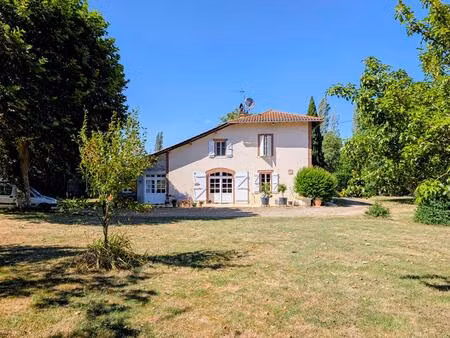 maison pouy de touges 7 pièces 253 m2 avec 14 hectares