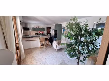 bas de villa t3  terrasse  jacuzzi et stationnement