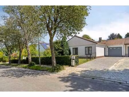 bungalow 3 chambres sur un terrain de 6a12ca