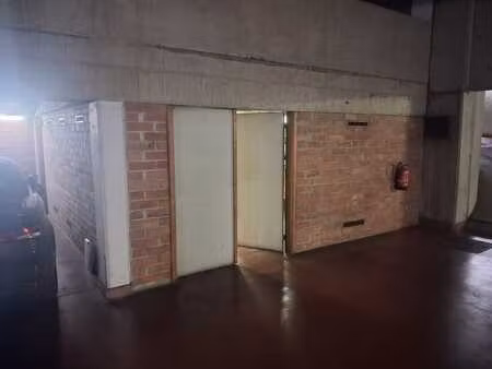 box de stockage/parking privé