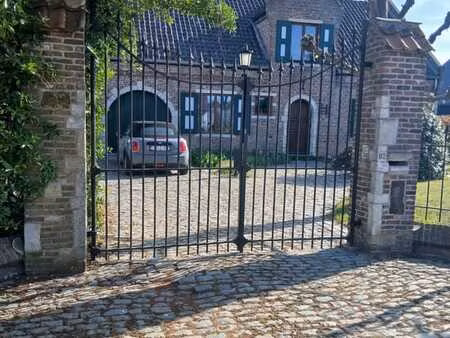 villa aux convetions 18è siécle  meublé  grand jardin