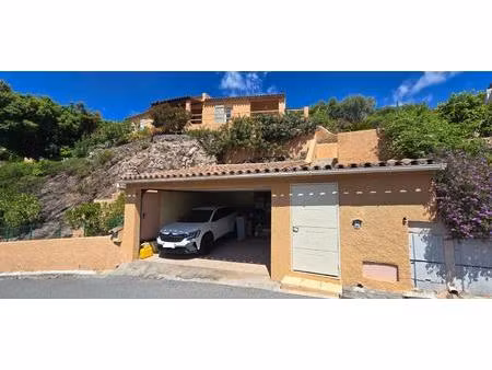 villa de plain pied avec vue panoramique sur l'esterel et garage 2 voitures