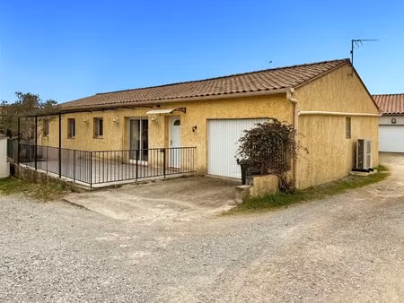grande maison plain-pied avec petit jardin arboré…