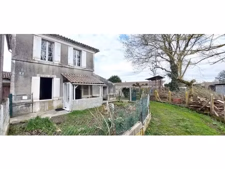 vente maison 5 pièces 140 m² à saint-estephe (33180)  87 920 €