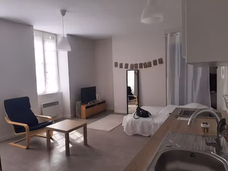 location appartement 1 pièce 29m² figeac 46100