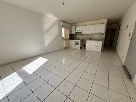 location appartement 3 pièces 53m² clerieux 26260