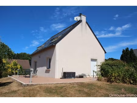 a 10 mn d' avranches et de la baie du mont st michel  belle maison de 3/4 chambres située 