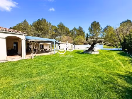 villa plain-pied - piscine - pool house - jardin 1800 m2 - 5 chambres - pergola - garage -
