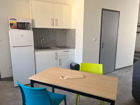 location appartement 1 pièce 27m²