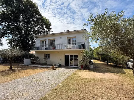 vente maison 5 pièces 171 m² à saintes (17100)  254 000 €