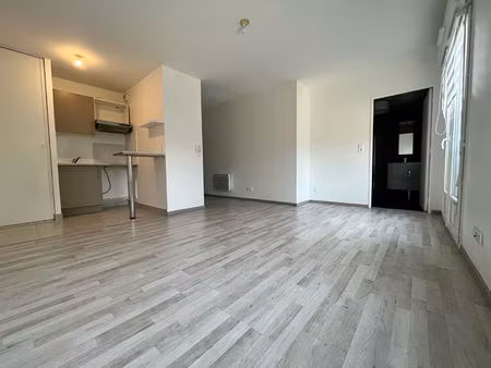 location appartement 1 pièce 29m²