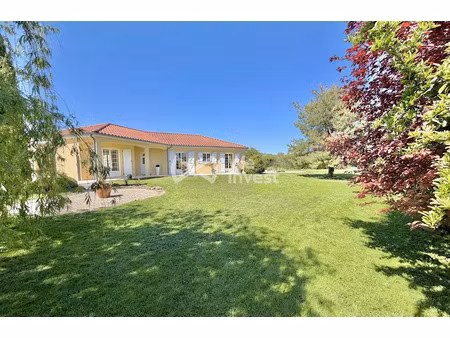 vente villa 6 pièces 133.44 m² à aigueperse (63260)  349 900 €