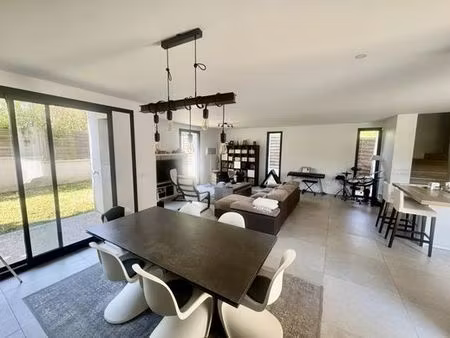 maison de luxe de 151 m2 en location rueil-malmaison  île-de-france