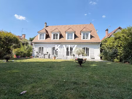 achat maison 8 pièces 204m²