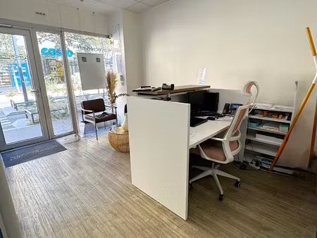 location local commercial 48m² les lilas 93260