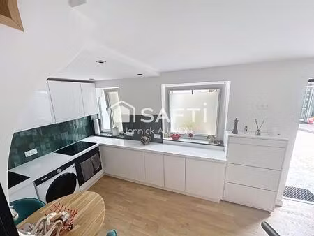 duplex au calme sur cour au coeur d'une rue piétonne prisée du bas de montreuil