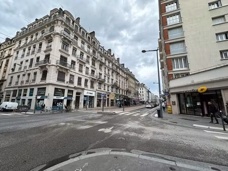 location commerce lyon 6eme arrondissement 69006 136m²