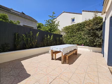 maison de luxe à louer dans le quartier coteaux