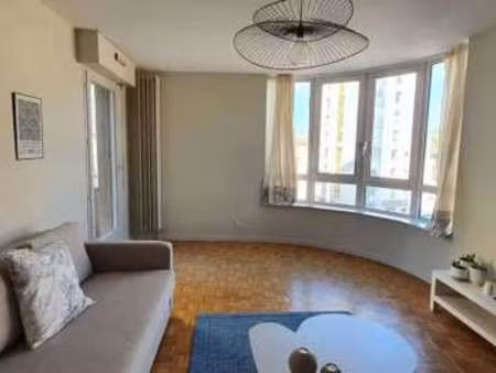 location appartement 2 pièces meublé à oullins (69600) : à louer 2 pièces meublé / 62m² ou