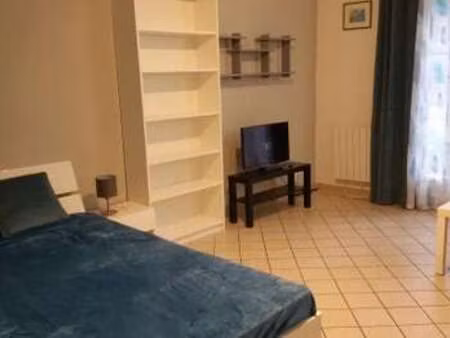 location appartement t1 meublé à saint-cyr-l'école (78210) : à louer t1 meublé / 33m² sain