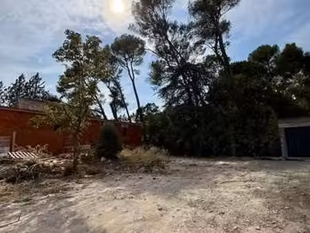 vente terrain à nîmes (30000) : à vendre / 387m² nîmes