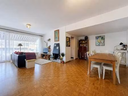 lumineux appartement 3 chambres avec terrasse à jambes