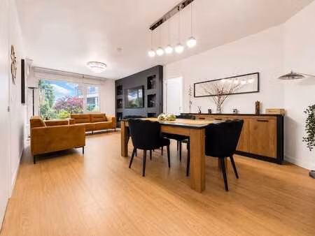 appartement deux chambres entièrement rénové à schaerbeek.