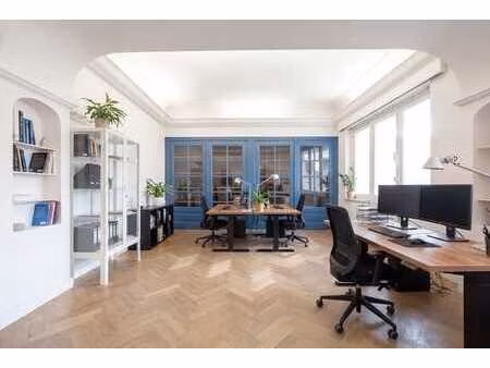 bureau de 63 m² au rez-de-chaussée !
