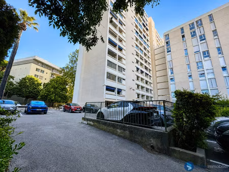 t4 de 80 m2 avec parking et cave dans résidence sécurisée