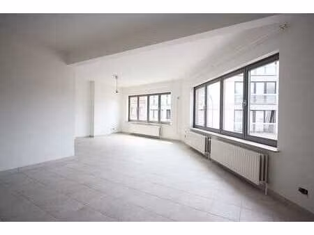 appartement lumineux de 2 chambres à neder-over-heembeek