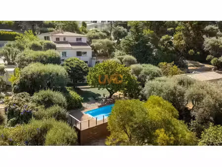 vente maison 5 pièces 210 m² à ceyreste (13600)  850 000 €