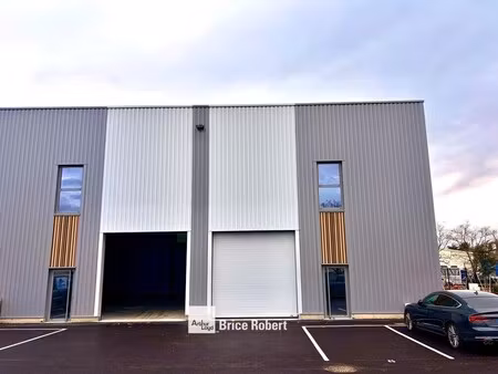 location local d'activités 223 m² à 1 018 m²