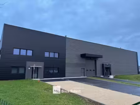 location local d’activités saint quentin fallavier 38070 1079m²