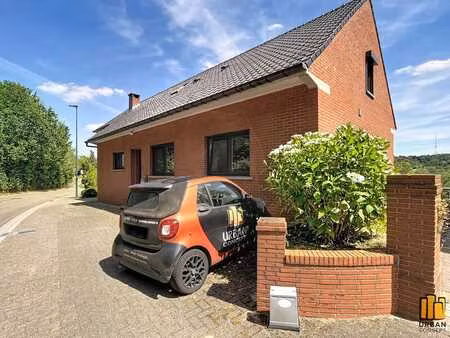 villa 3 chambres  garage  parking et jardin sur 2 niveaux