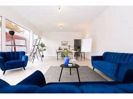 immeuble commercial à vendre dans un emplacement idéal à os…