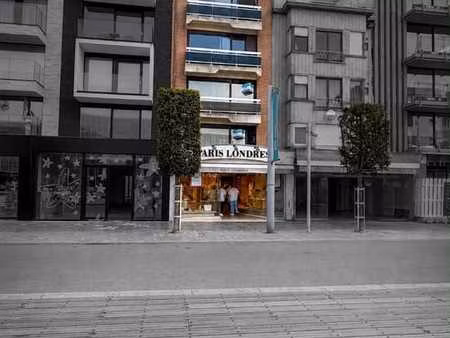 local commercial avec un ou deux appartement(s)