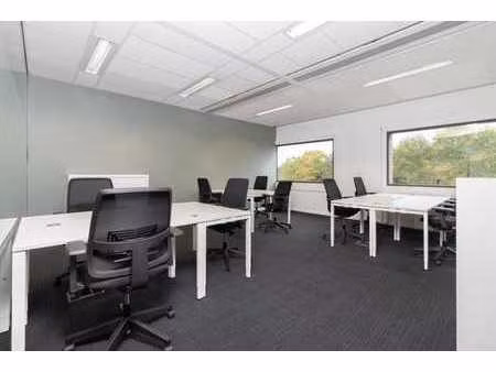 réservez de bureau clé en main pour 20 à à regus industry